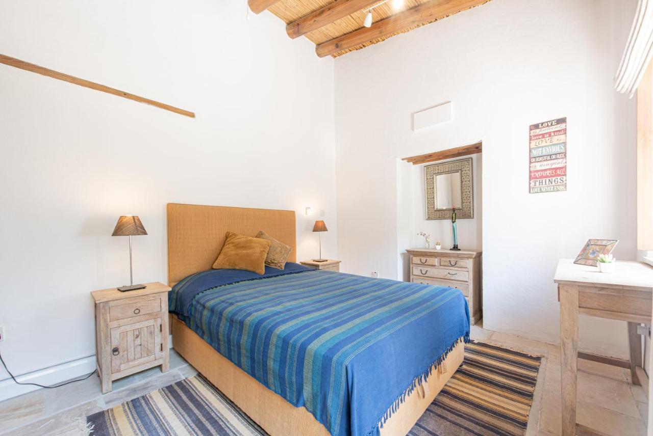 The Carob Tree Villa - Rustic Luxury Home With Access To Pool And Restaurant Larnaca Exterior photo