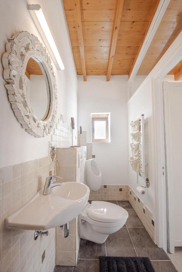 The Carob Tree Villa - Rustic Luxury Home With Access To Pool And Restaurant Larnaca Exterior photo